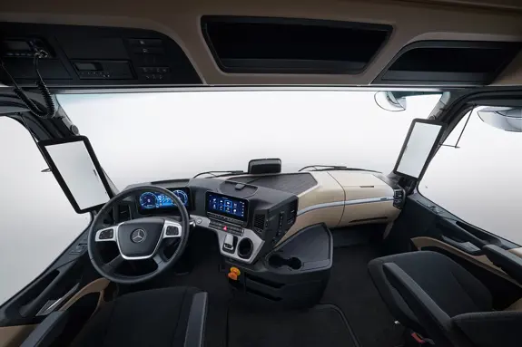 E Actros 600 Innen 1 E Actros 600 Innen 1