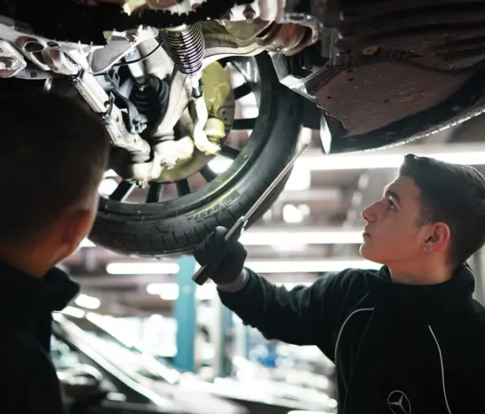 Aufklappbare Kacheln Automobil-Mechatroniker 1092X819 Aufklappbare Kacheln Automobil-Mechatroniker 1092X819