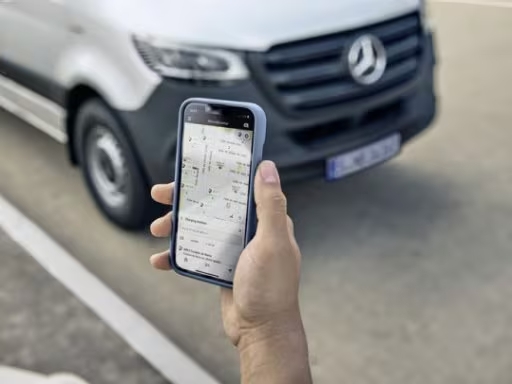 Mercedes Benz Digital Extras Esprinter Sideshot Electric Mobility