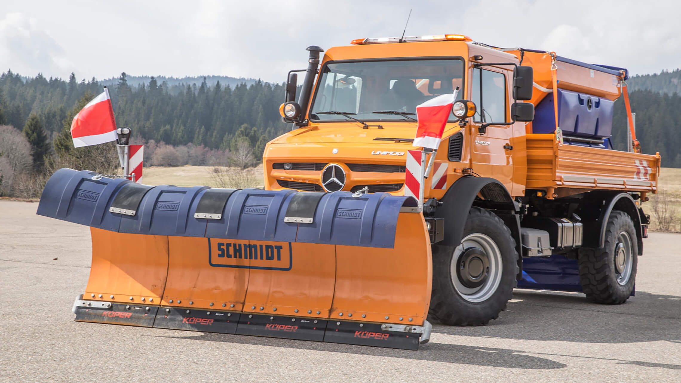 Mercedes Hochgelaendegaengiger Unimog 06