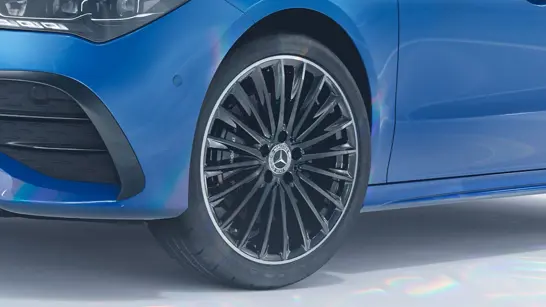 Mercedes-Benz CLA Coupe AMG Leichtmetallrad schwarz - Lackierung Spektralblau metallic Mercedes-Benz CLA Coupe AMG Leichtmetallrad schwarz - Lackierung Spektralblau metallic