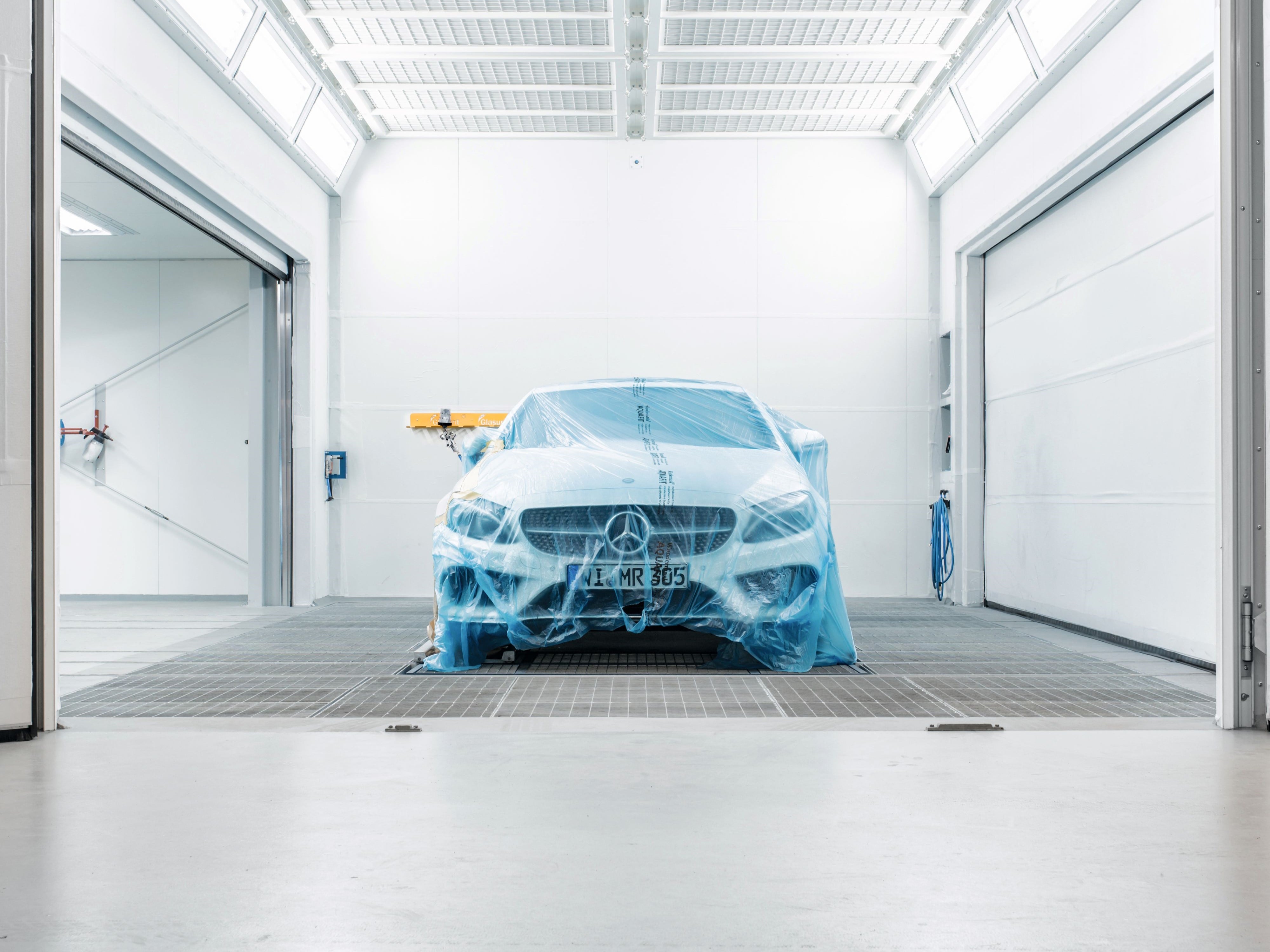 Merbag Wiesbaden Lack Und Karosseriezentrum Lackierkabine