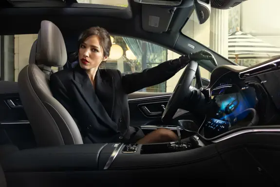 9932429 MBUSA Pass Car Pick Your Powertrain MY24 EQE SUV With Talent Image 8 16X9 Original 9932429 MBUSA Pass Car Pick Your Powertrain MY24 EQE SUV With Talent Image 8 16X9 Original