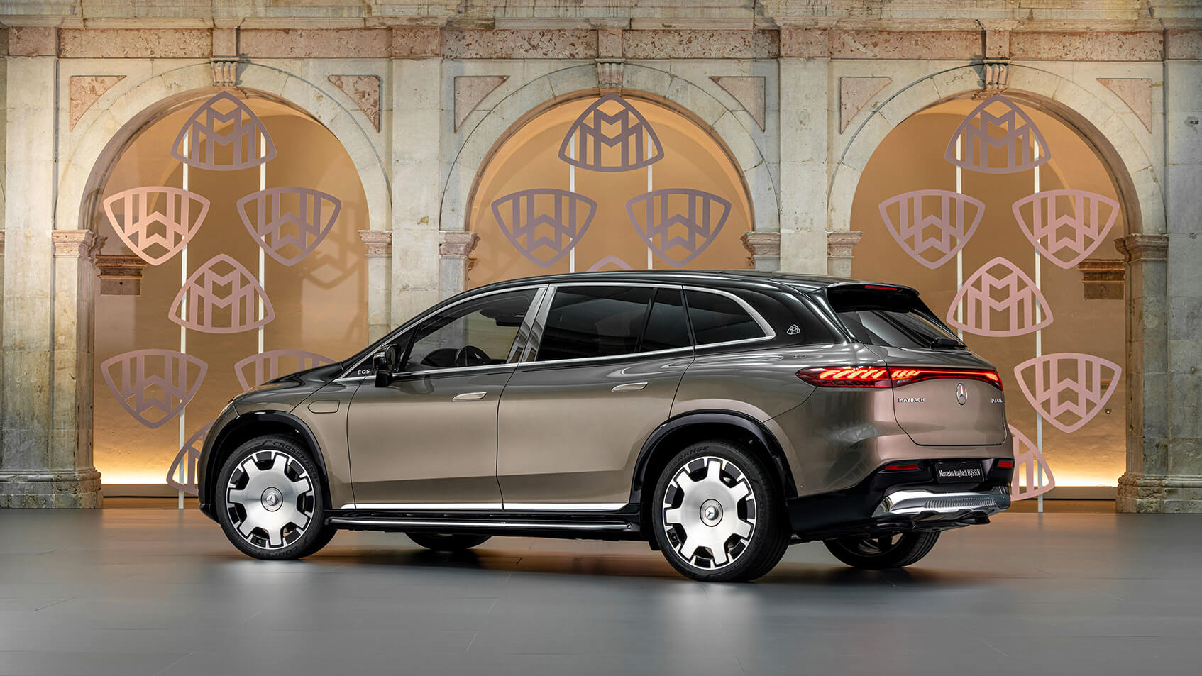 Mercedes Maybach EQS SUV Exterieur 1694X953px