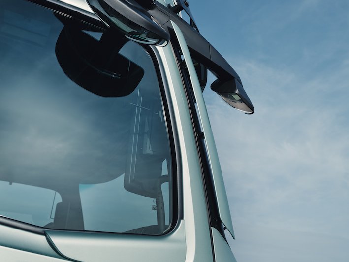 Actros L Details EXT A Saeulenverkleidung