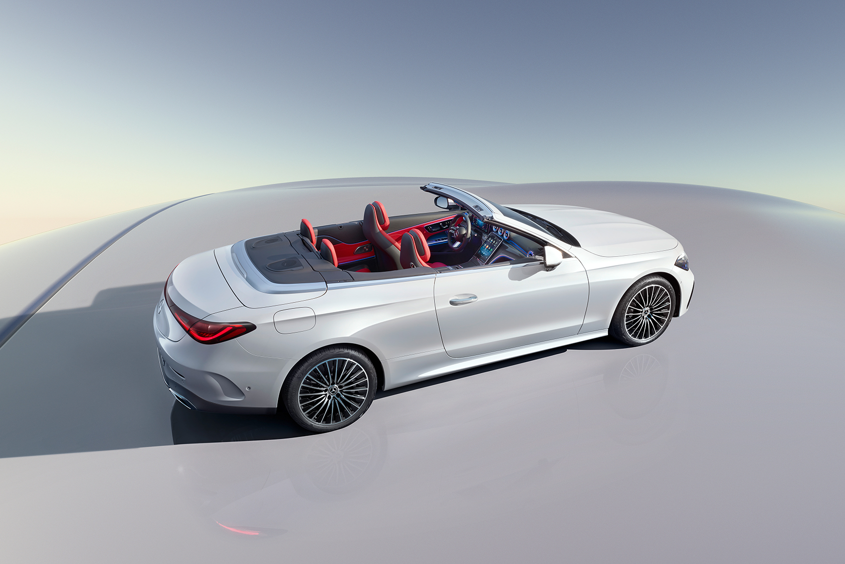 Mercedes-Benz CLE Cabriolet Leder Powerrot und Lackierung  Manufaktur Opalithweiß bright