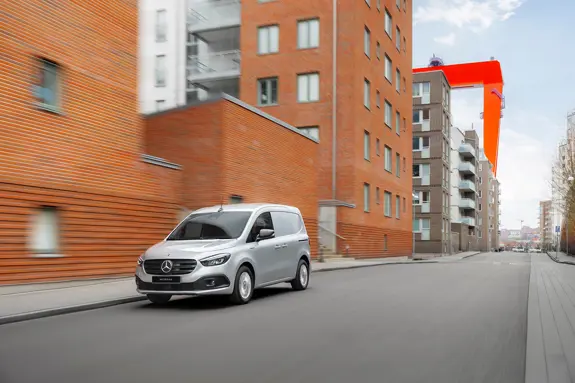 Ecitan Kastenwagen Außen 2 Ecitan Kastenwagen Außen 2