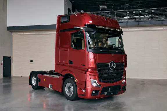 Actros L Motif Beauty Exterior 22DT065 003 Actros L Motif Beauty Exterior 22DT065 003