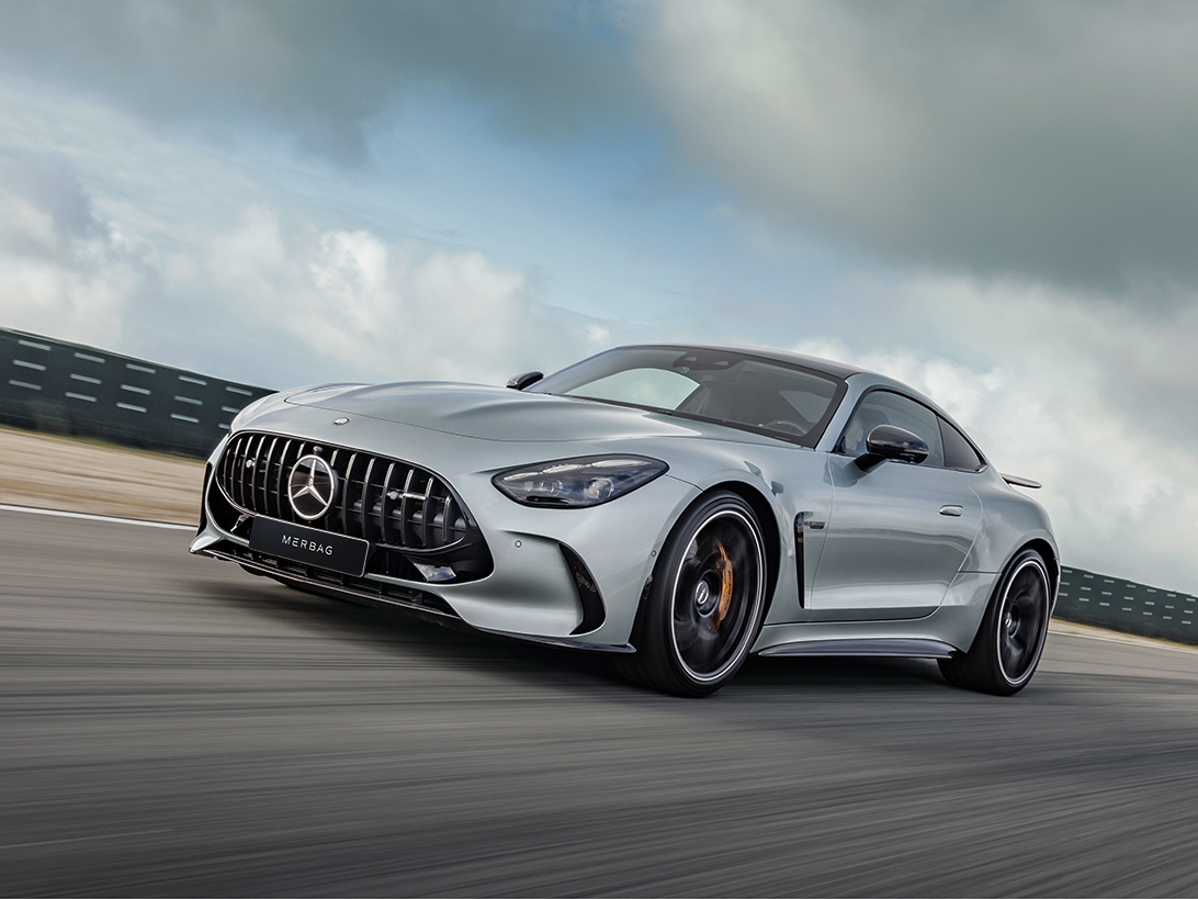 Mercedes-AMG GT in Hightechsilber mit Nightpaket auf Rennstrecke