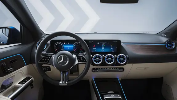 Mercedes-Benz GLA Progressive Interieur Leder macchiatobeige - Zierelemente Holz Linde braun Mercedes-Benz GLA Progressive Interieur Leder macchiatobeige - Zierelemente Holz Linde braun