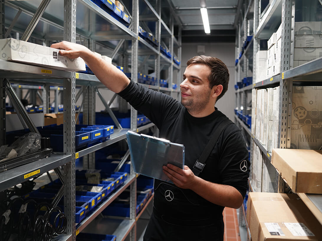 Aufklappbare Kacheln Detailhandelsfachmann 1092X819