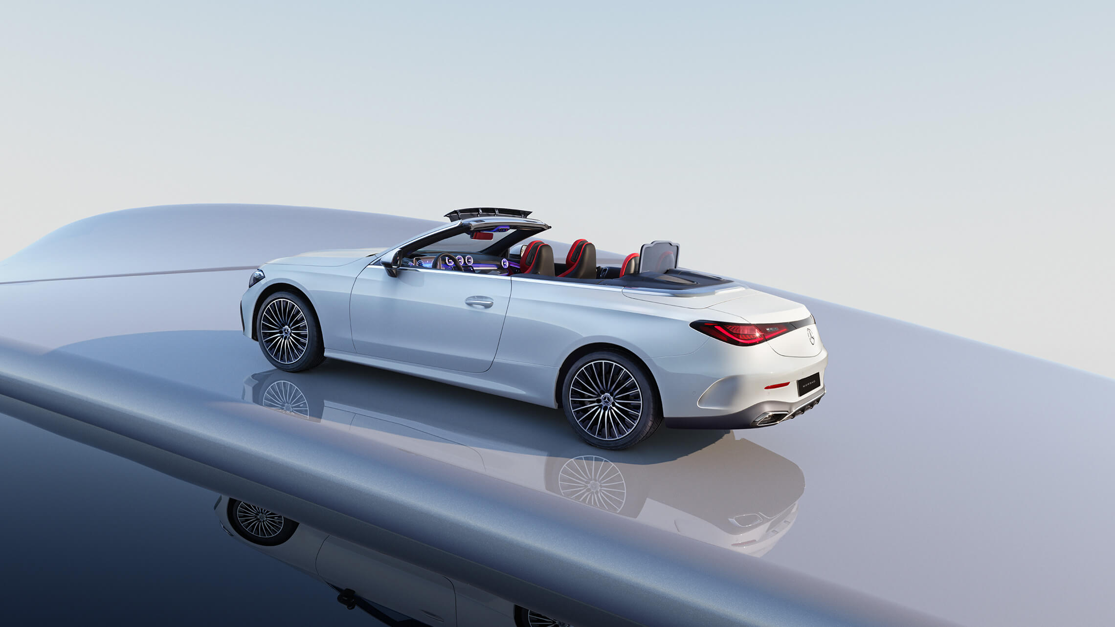 Mercedes CLE Cabriolet kraftvolle Frontpartie inklusive tiefgeneigter Motorhaube - Merbag