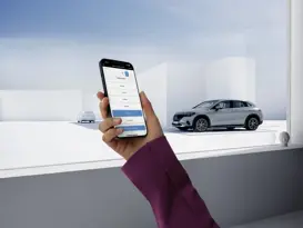 Online-Buchung Werkstatt-Termine 8941448 2023 Service Images DSD Book Online Appointment Booking2 Smartphone RGB