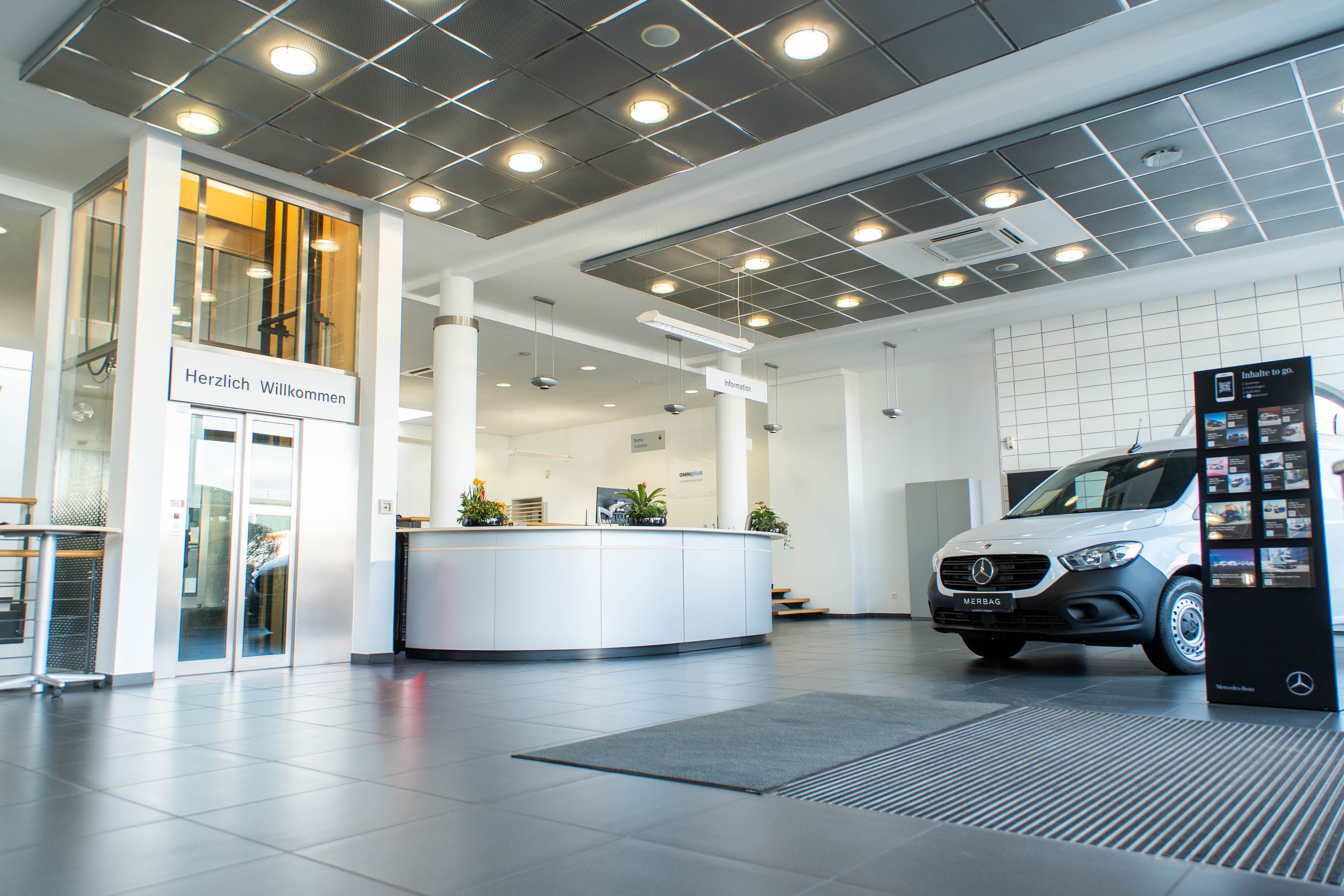 Merbag Wiesbaden | Standort Schierstein Nutzfahrzeug Center - Kundenempfang