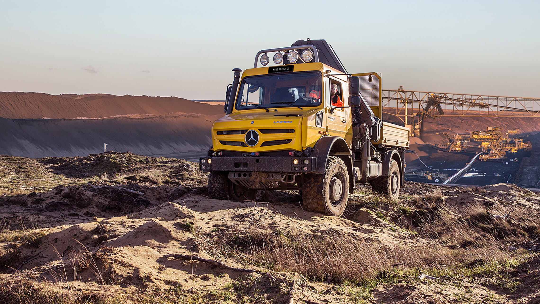Mercedes Hochgelaendegaengiger Unimog 04