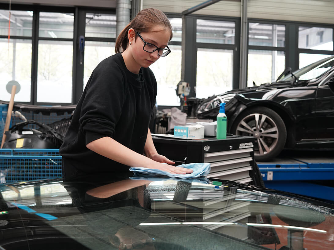 Aufklappbare Kacheln Carrossier Reparateur 1092X819