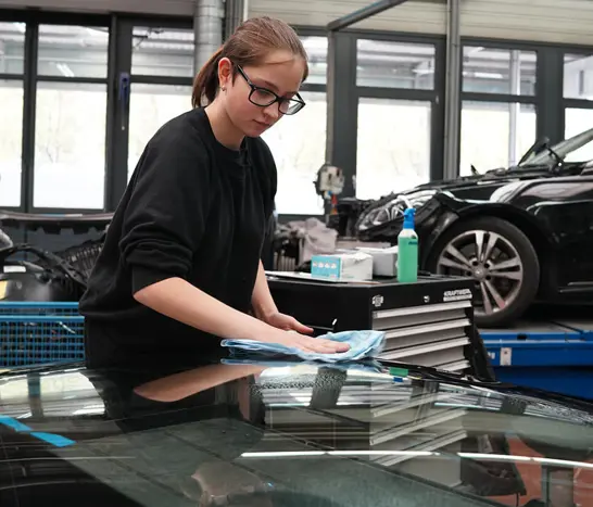 Aufklappbare Kacheln Carrossier Reparateur 1092X819 Aufklappbare Kacheln Carrossier Reparateur 1092X819