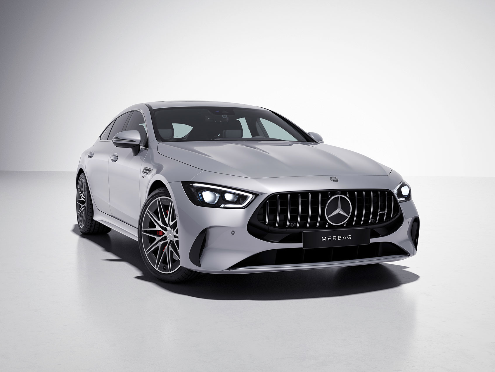 Mercedes-AMG GT 4 Türer Coupé Hightechsilber Frontansicht