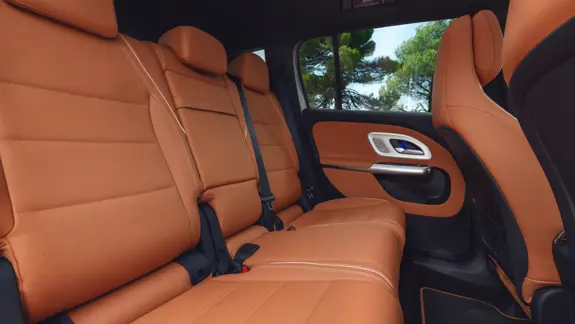 2025 12 Glb Eq Galerie 1 2280Px 2025 12 Glb Eq Galerie 1 2280Px