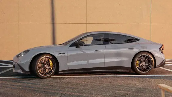 Mercedes AMG GT 55 4 Türer Coupé 02 - Merbag Mercedes AMG GT 55 4 Türer Coupé 02 - Merbag