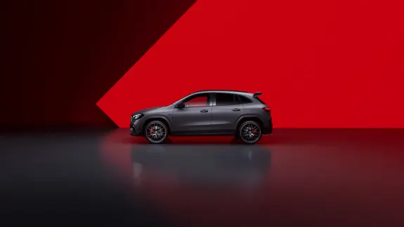 Mercedes AMG GLA 45 S 4MATIC+ Seitenansicht - Merbag Mercedes AMG GLA 45 S 4MATIC+ Seitenansicht - Merbag