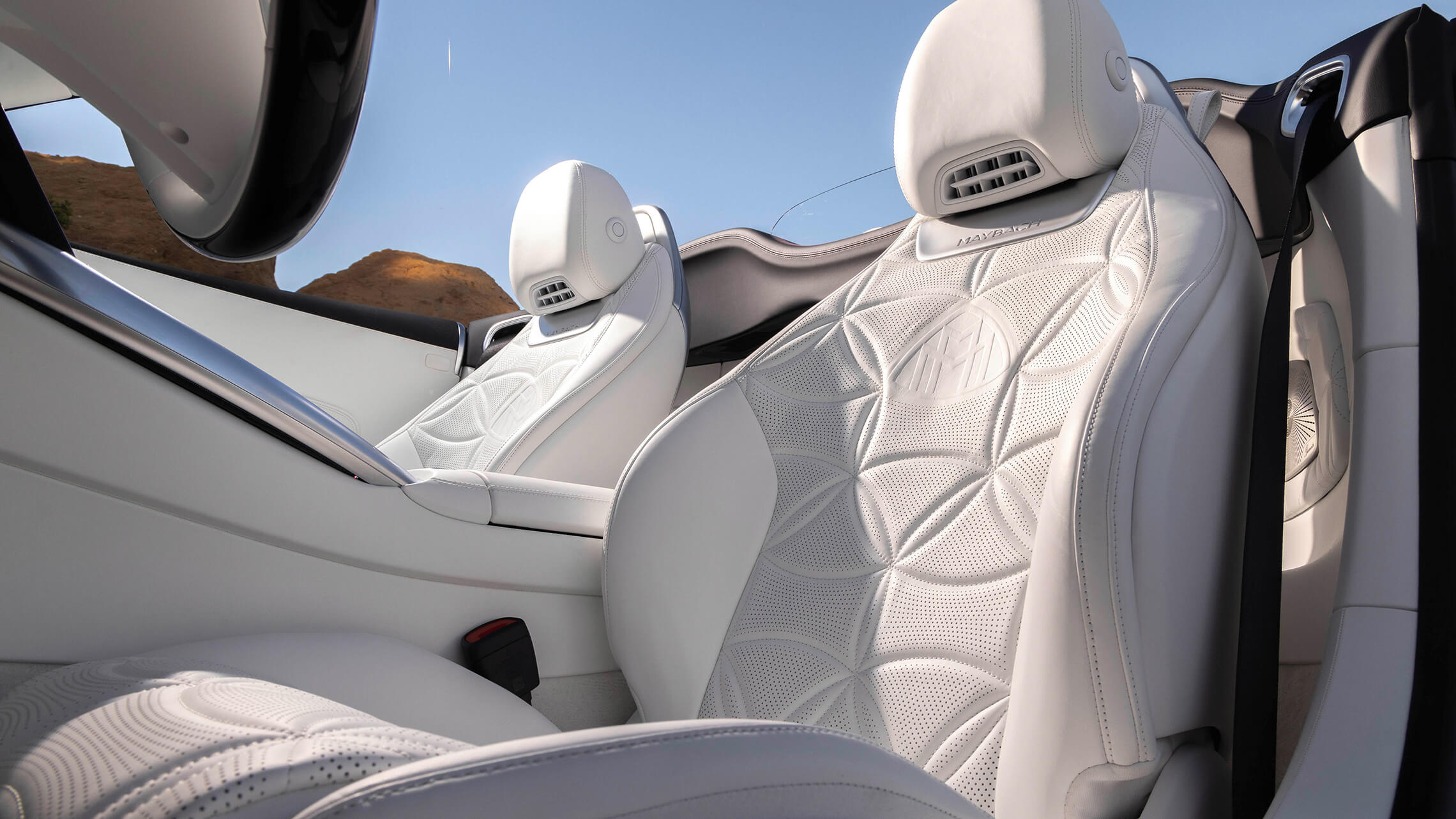 Maybach SL Monogram Series 05 2280X1283