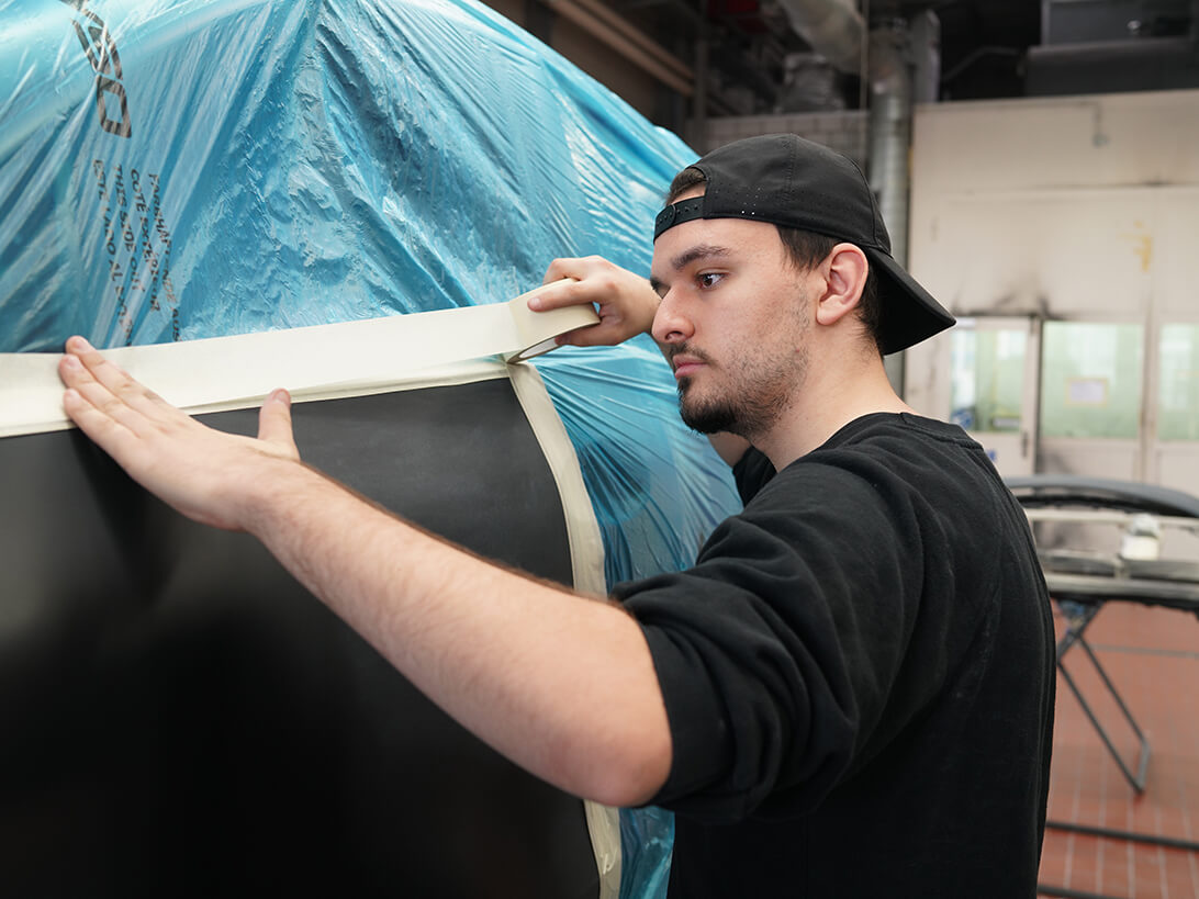 Aufklappbare Kacheln Carrossier Lackiererei 1092X819