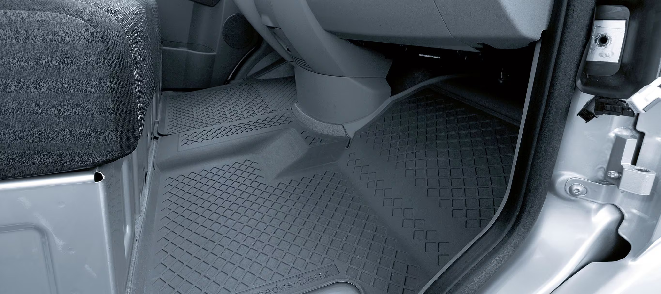 Mercedes Benz Transporter Service Angebote Fussmatten Keyvisual