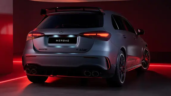Mercedes-AMG A-Klasse Kompaktlimousine A45 AMG Heckschürze mit spezifischer Diffusoroptik - Merbag Mercedes-AMG A-Klasse Kompaktlimousine A45 AMG Heckschürze mit spezifischer Diffusoroptik - Merbag