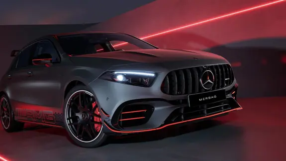 Mercedes-AMG A-Klasse Kompaktlimousine A45 AMG Frontpartie - Merbag Mercedes-AMG A-Klasse Kompaktlimousine A45 AMG Frontpartie - Merbag